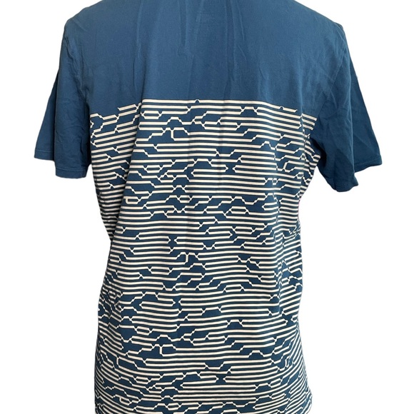 Nike International T-shirt, size Medium - Picture 4 of 4